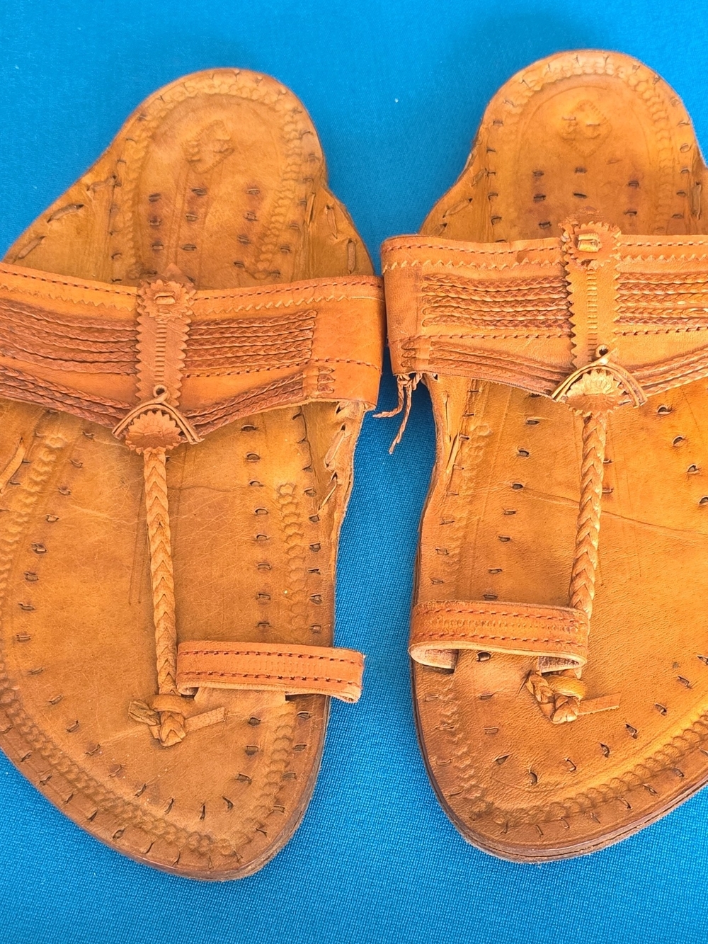 Men's Leather Toe-Loop Sandals in Tan They are vintage sandals from India
